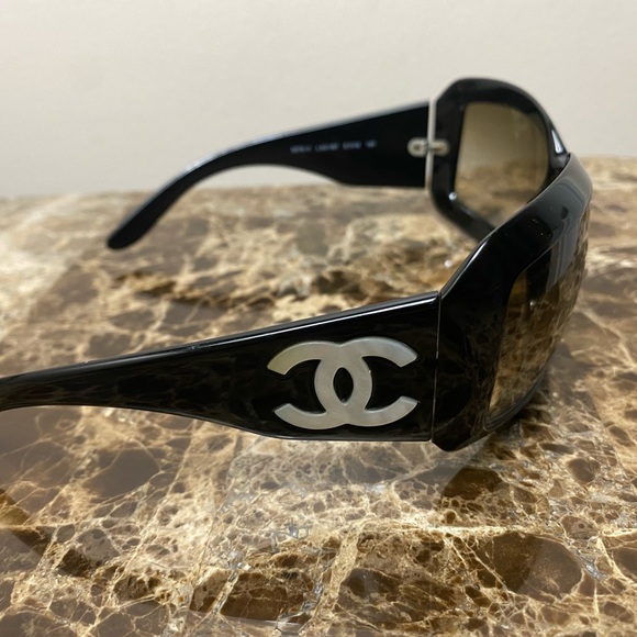 Very Nice Authentic Vintage Chanel Sunglasses.”90’s”Rare - Picture 4 of 4